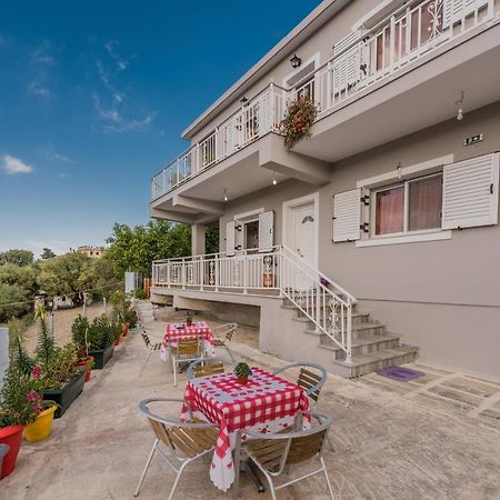 Domus Lukas Apartments Marathiás Esterno foto