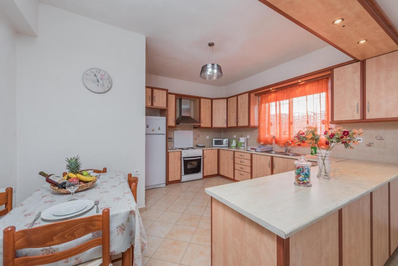 Domus Lukas Apartments Marathiás Esterno foto