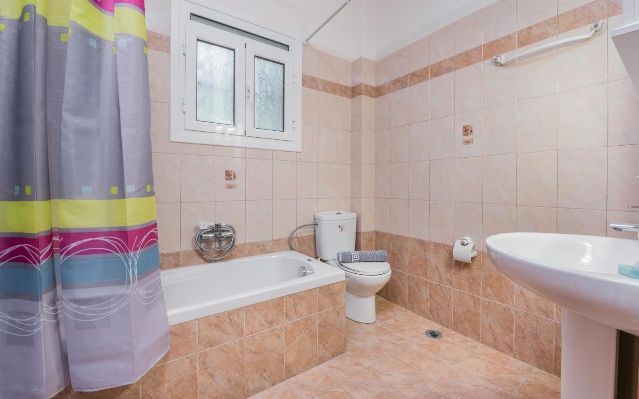 Domus Lukas Apartments Marathiás Esterno foto