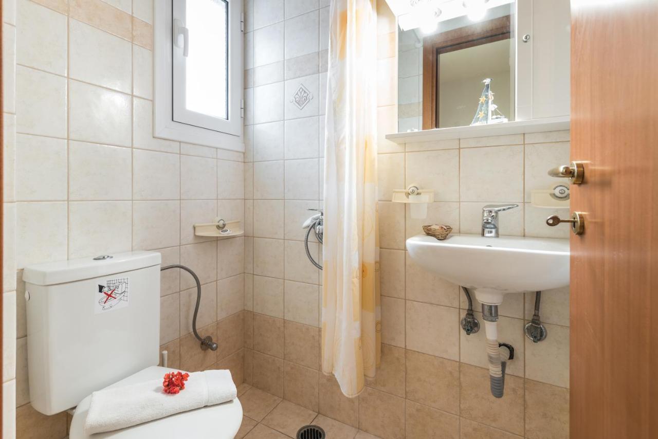Domus Lukas Apartments Marathiás Esterno foto