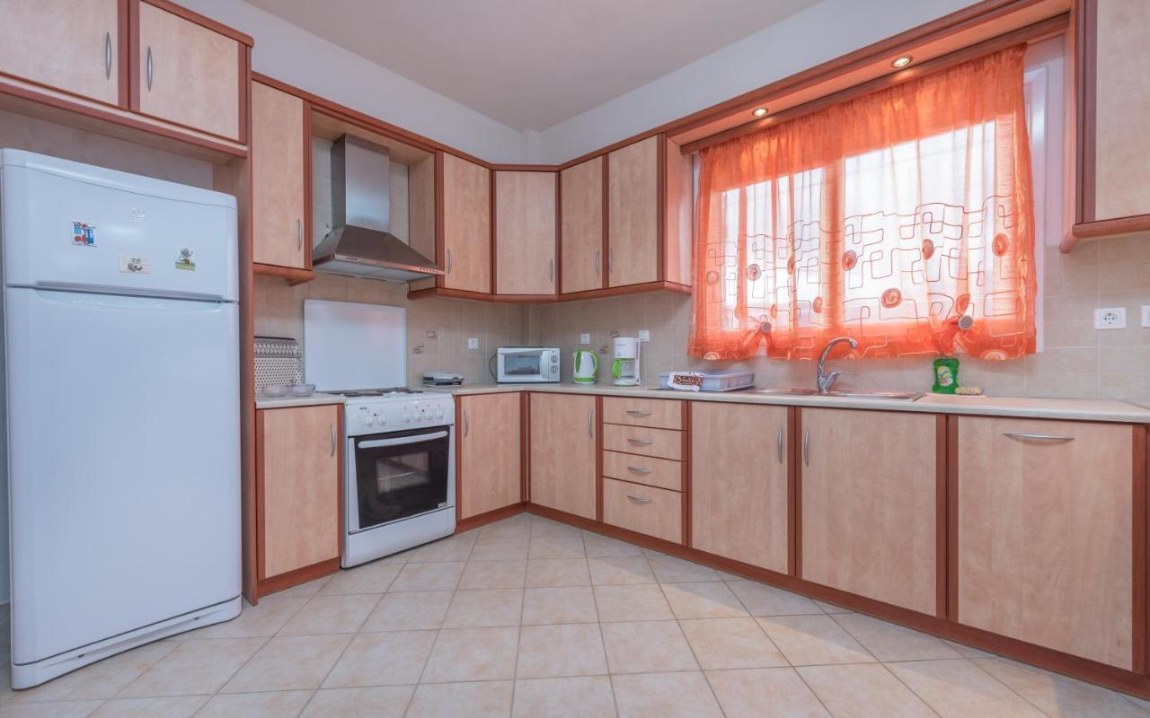 Domus Lukas Apartments Marathiás Esterno foto