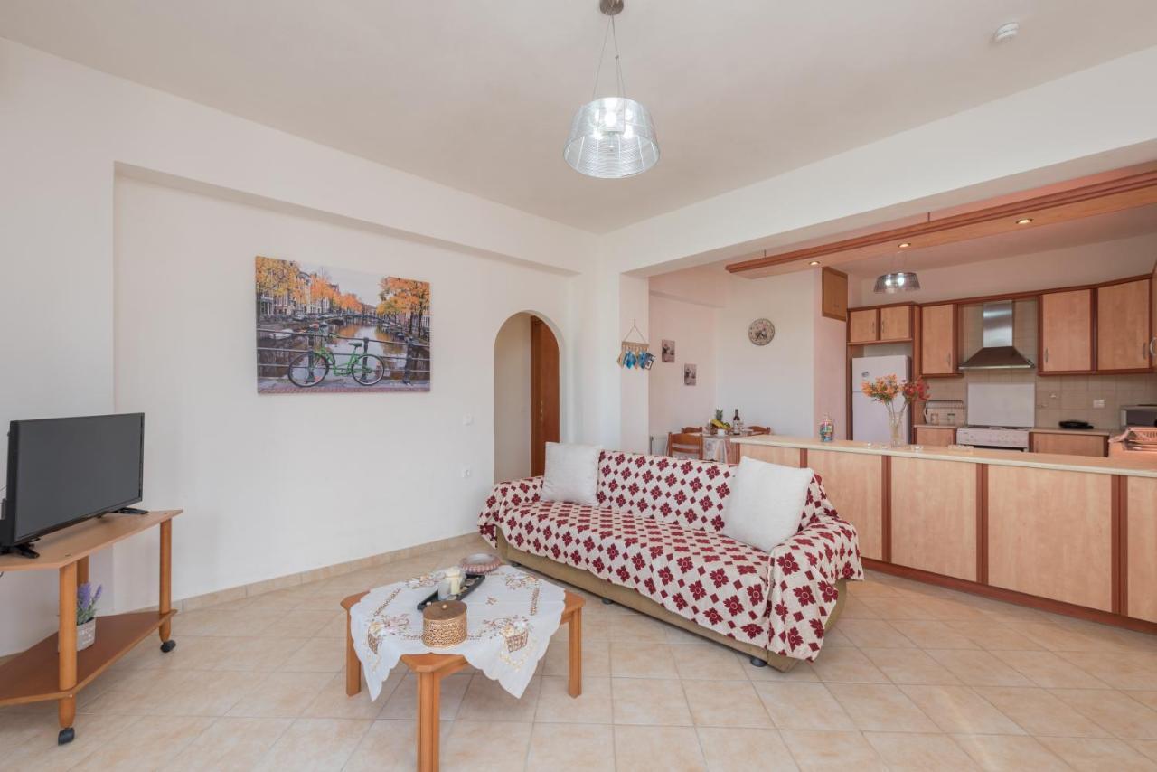 Domus Lukas Apartments Marathiás Esterno foto