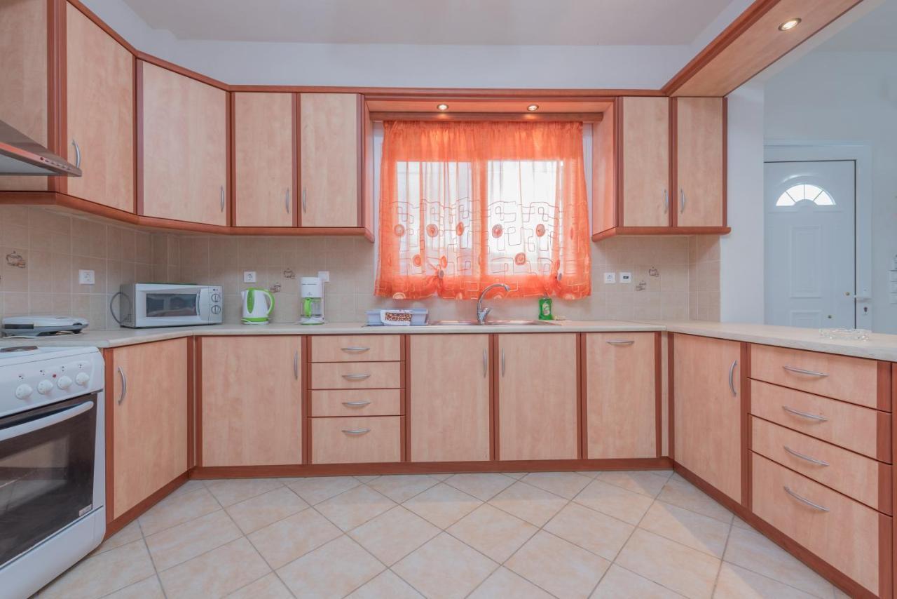 Domus Lukas Apartments Marathiás Esterno foto