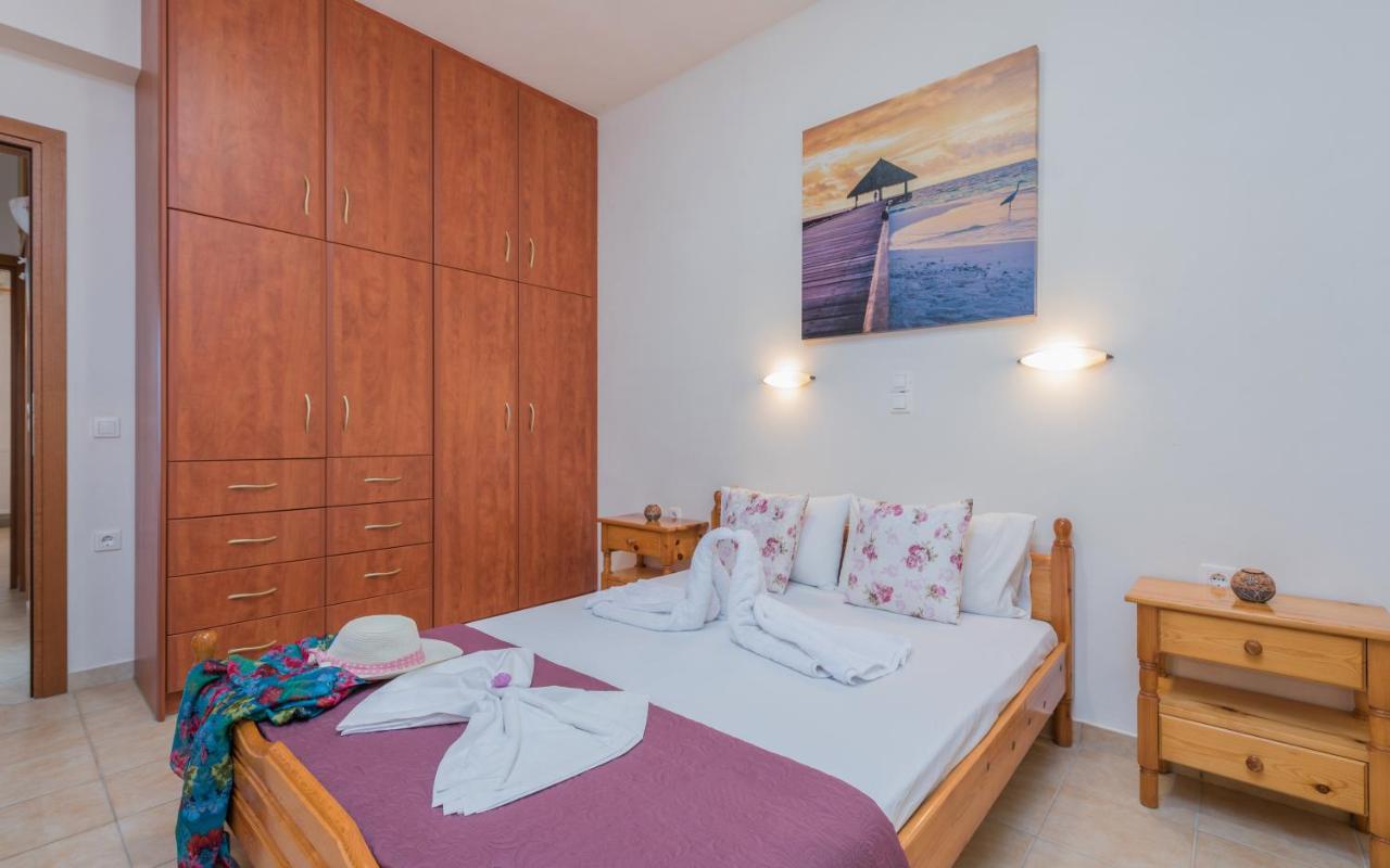 Domus Lukas Apartments Marathiás Esterno foto