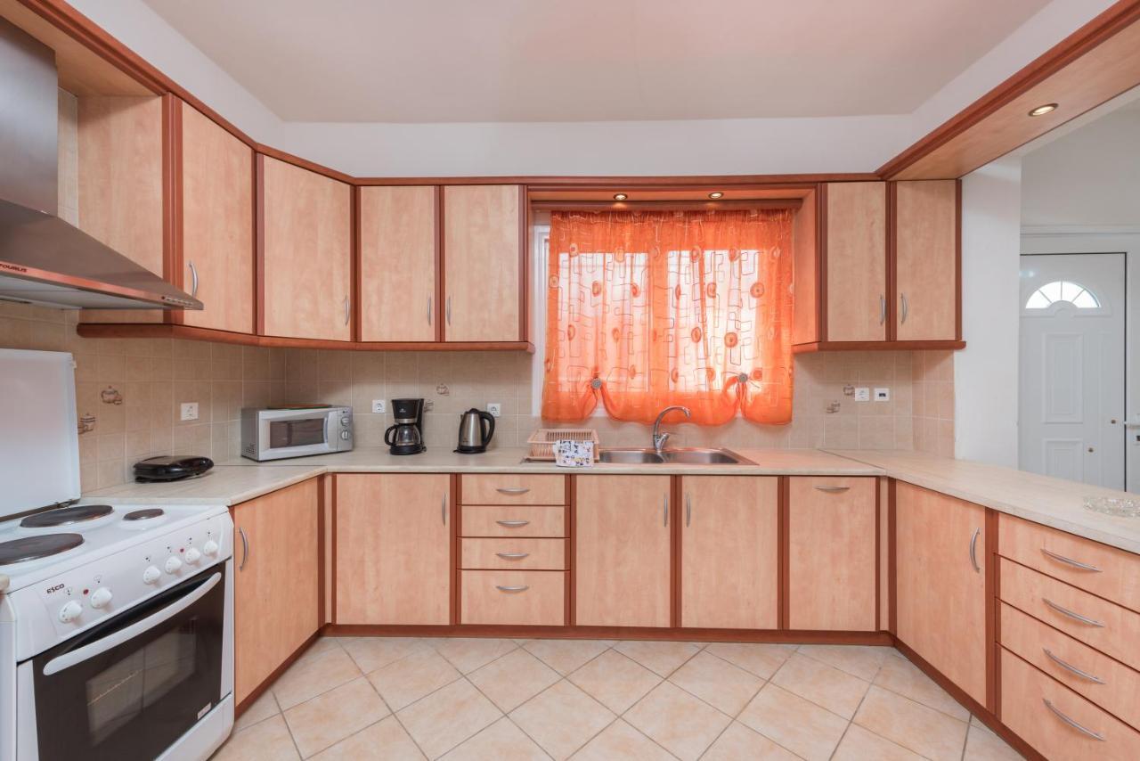 Domus Lukas Apartments Marathiás Esterno foto